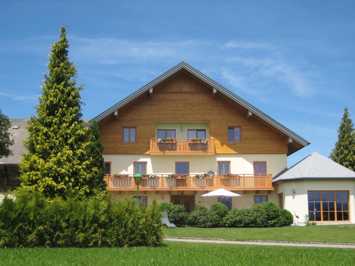 Pension Kreuzinger, 5310 Tiefgraben Exterior photo